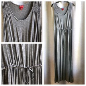 Maxi Dress / Medium Gray / L